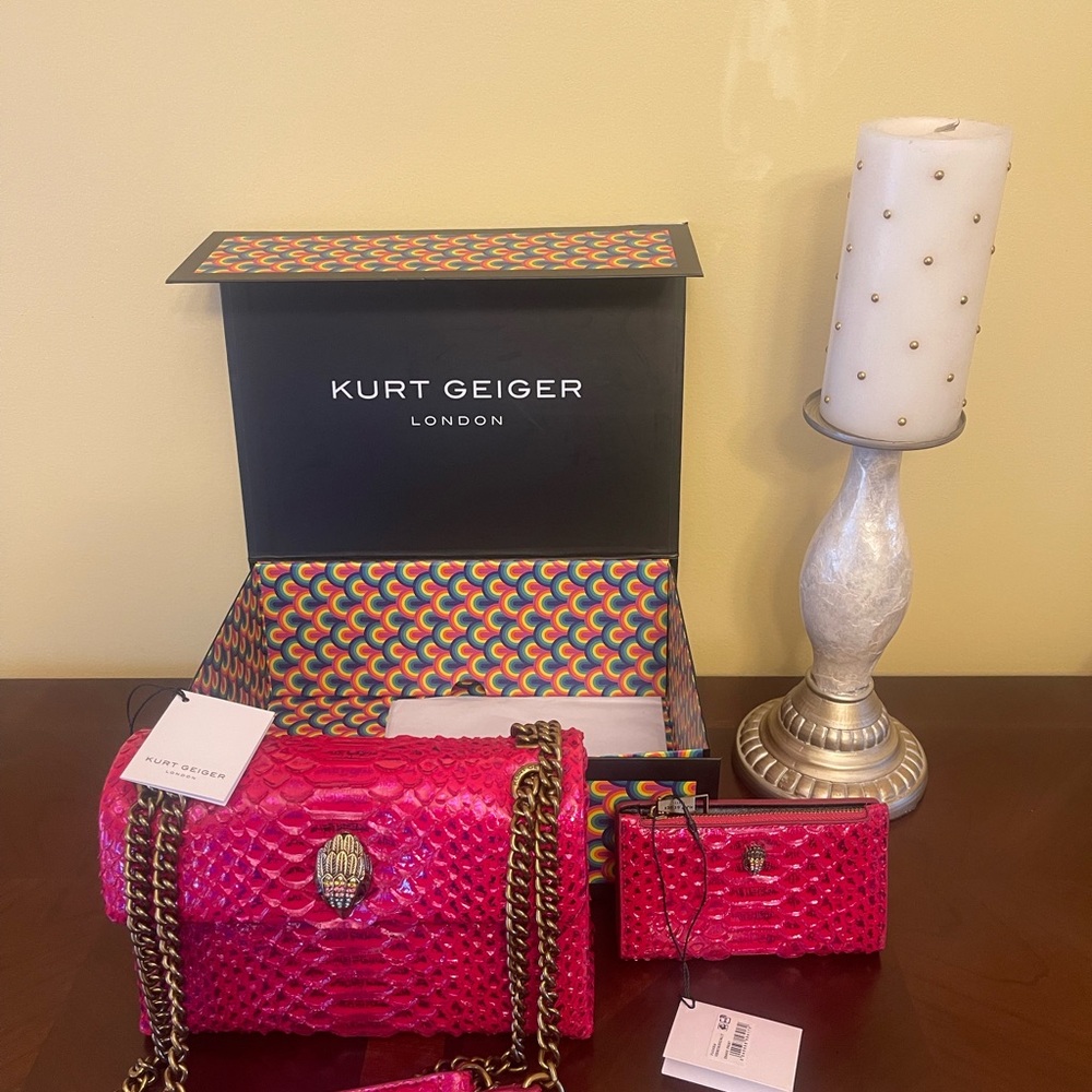 New Kurt Geiger Hot Pink Quilted Chain Shoulder Bag with matching Wallet. - Picture 2 of 6